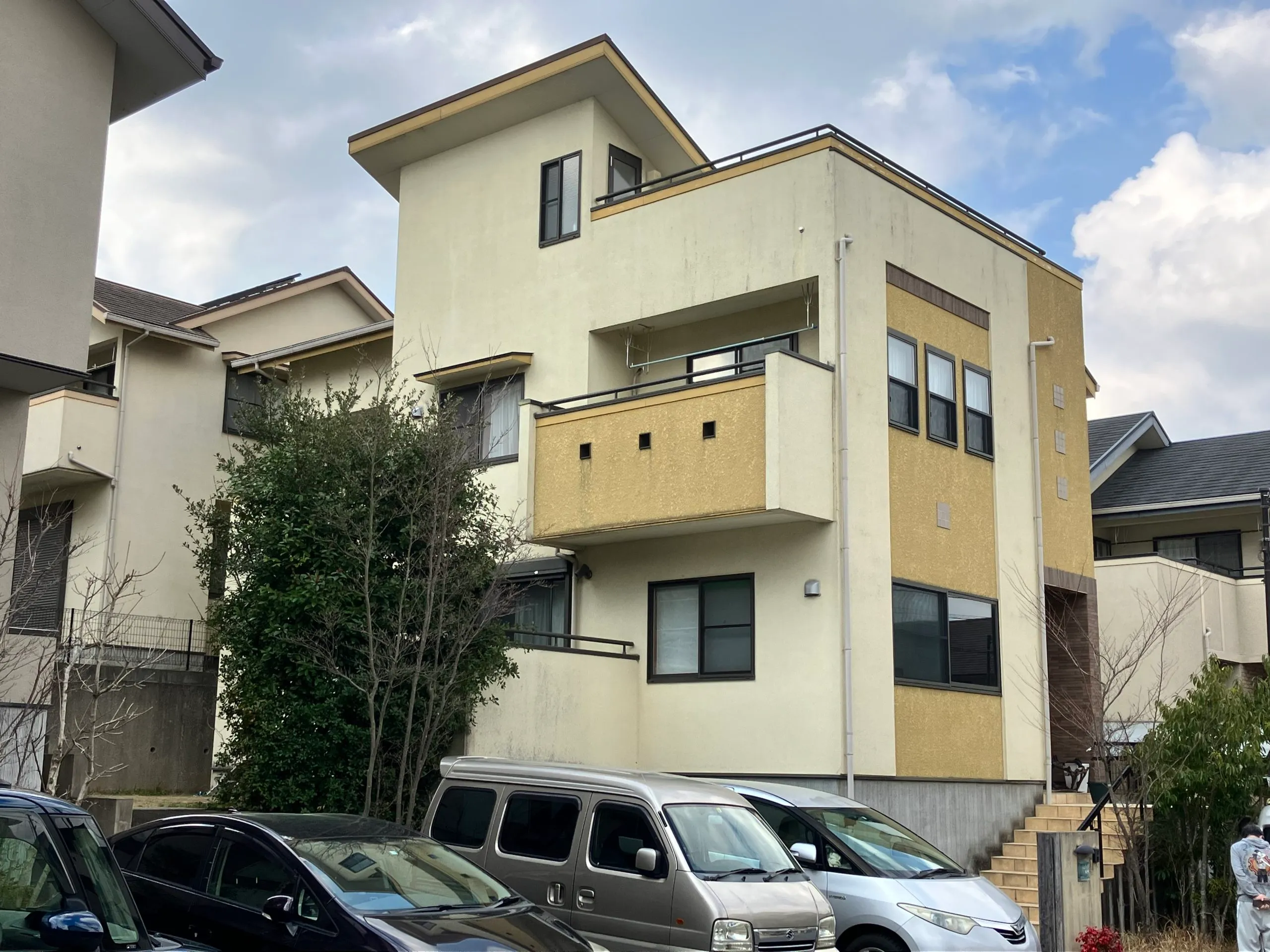 
  福岡県福岡市の外壁・屋根塗装 施工事例 S 様
 