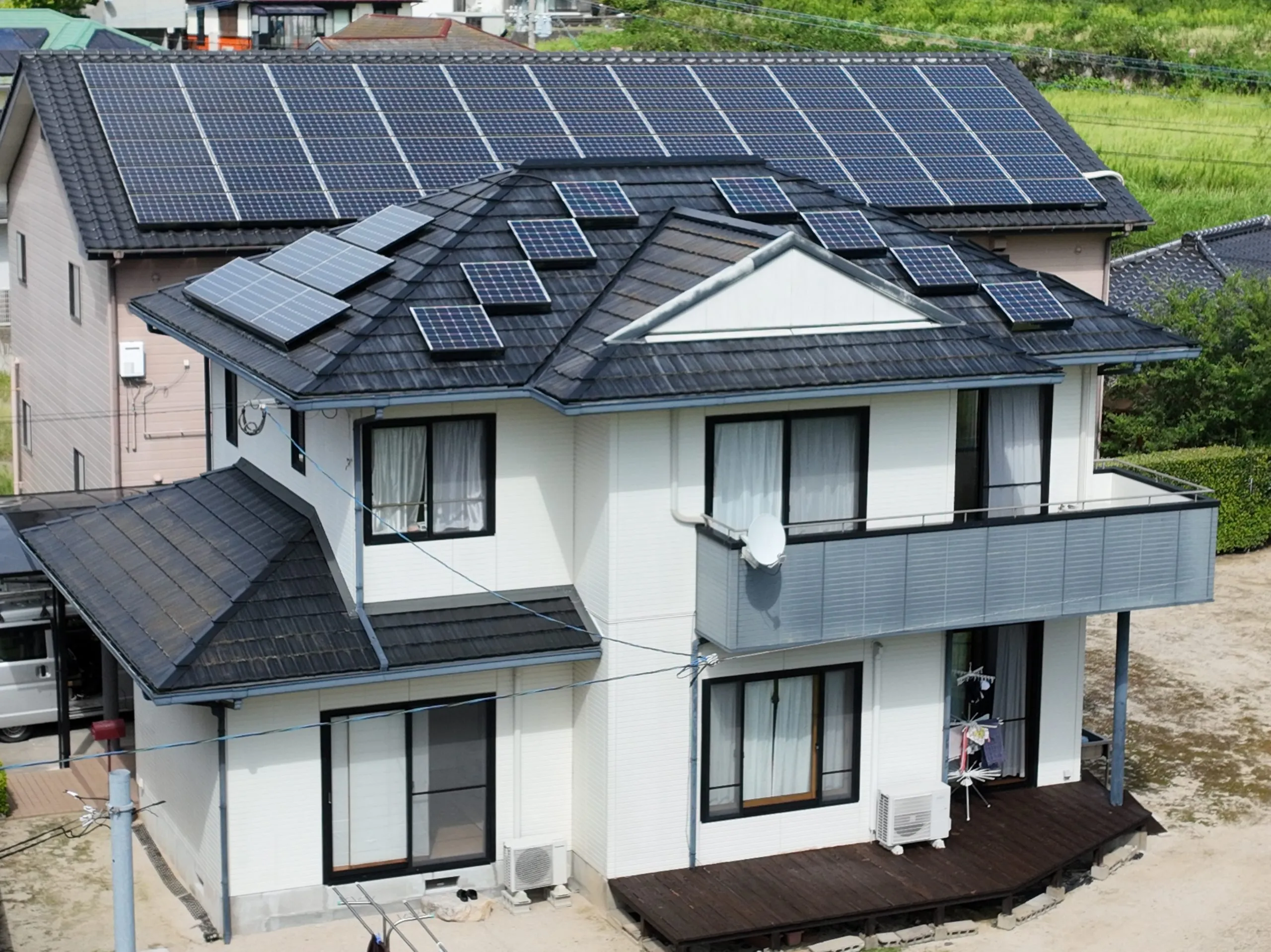 
  佐賀県唐津市の外壁・屋根塗装 施工事例 T 様
 