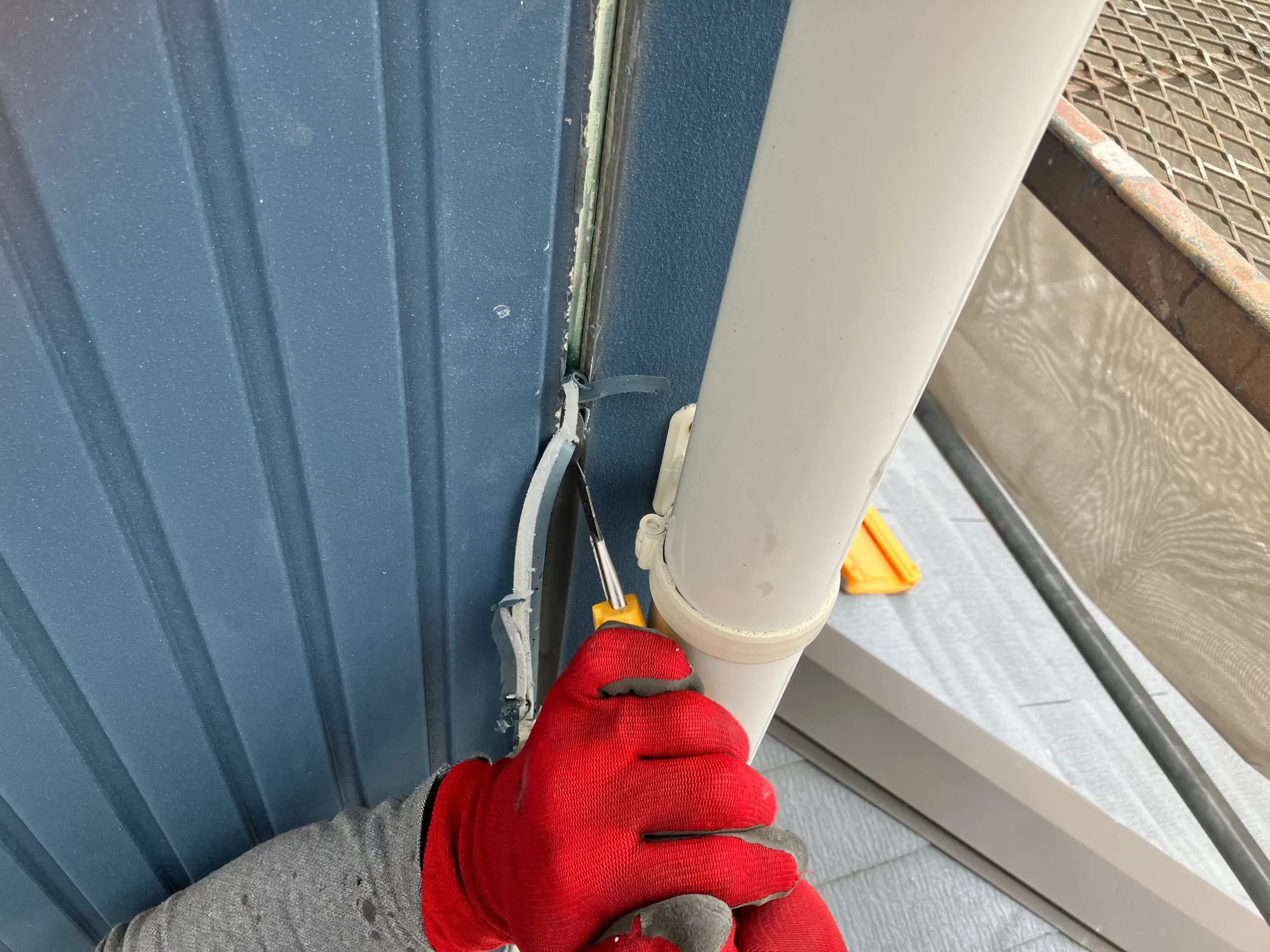 
  長崎県佐世保市の外壁・屋根塗装 施工事例 M 様
 