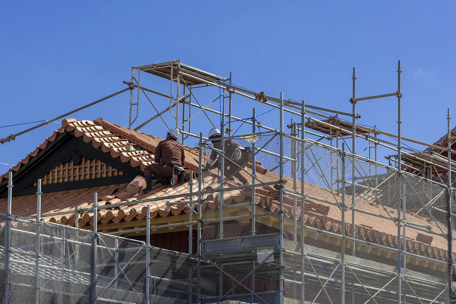 屋根塗装の調査用ドローン