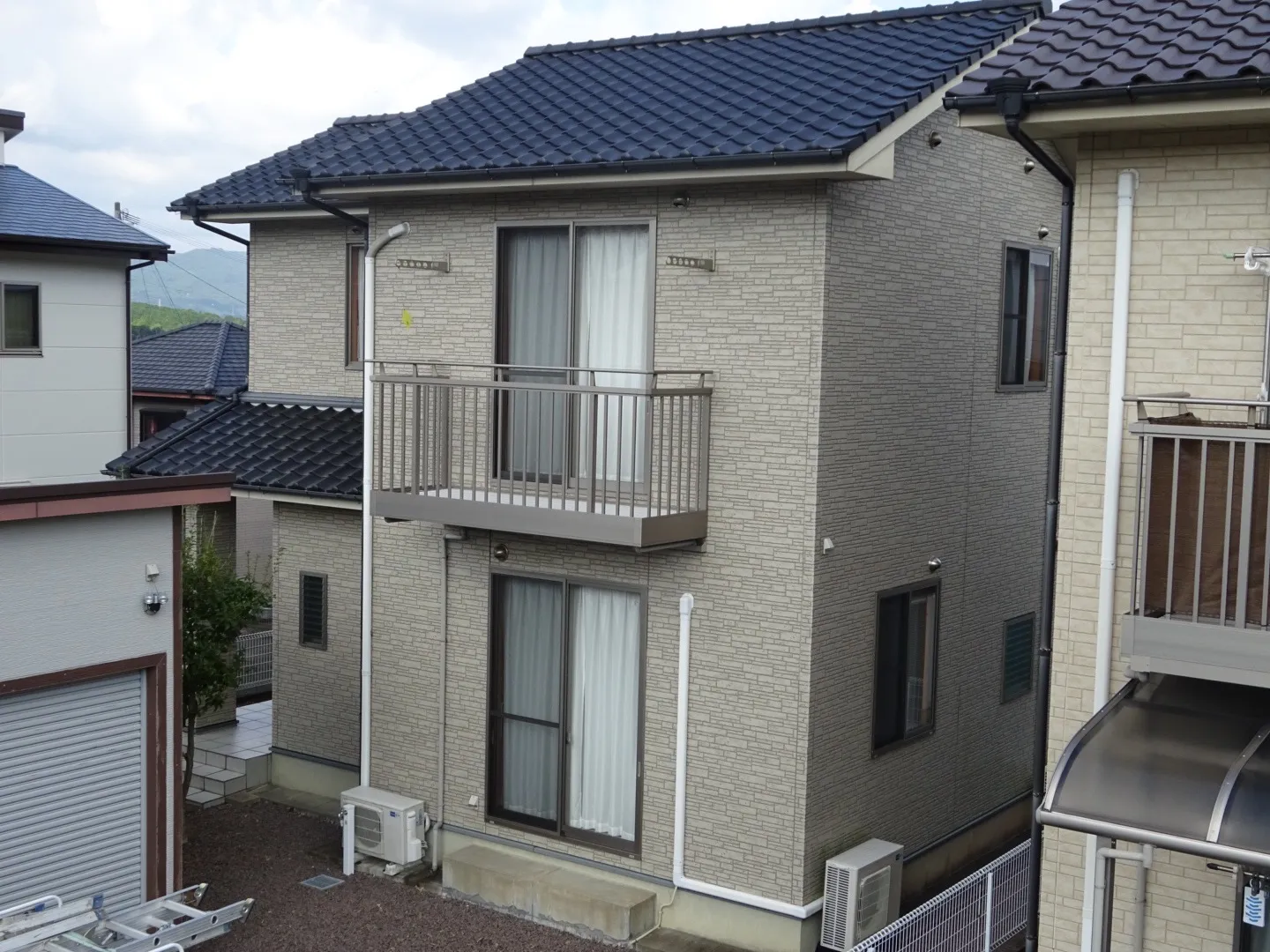 
  佐賀県伊万里市の外壁塗装 施工事例 F 様
 