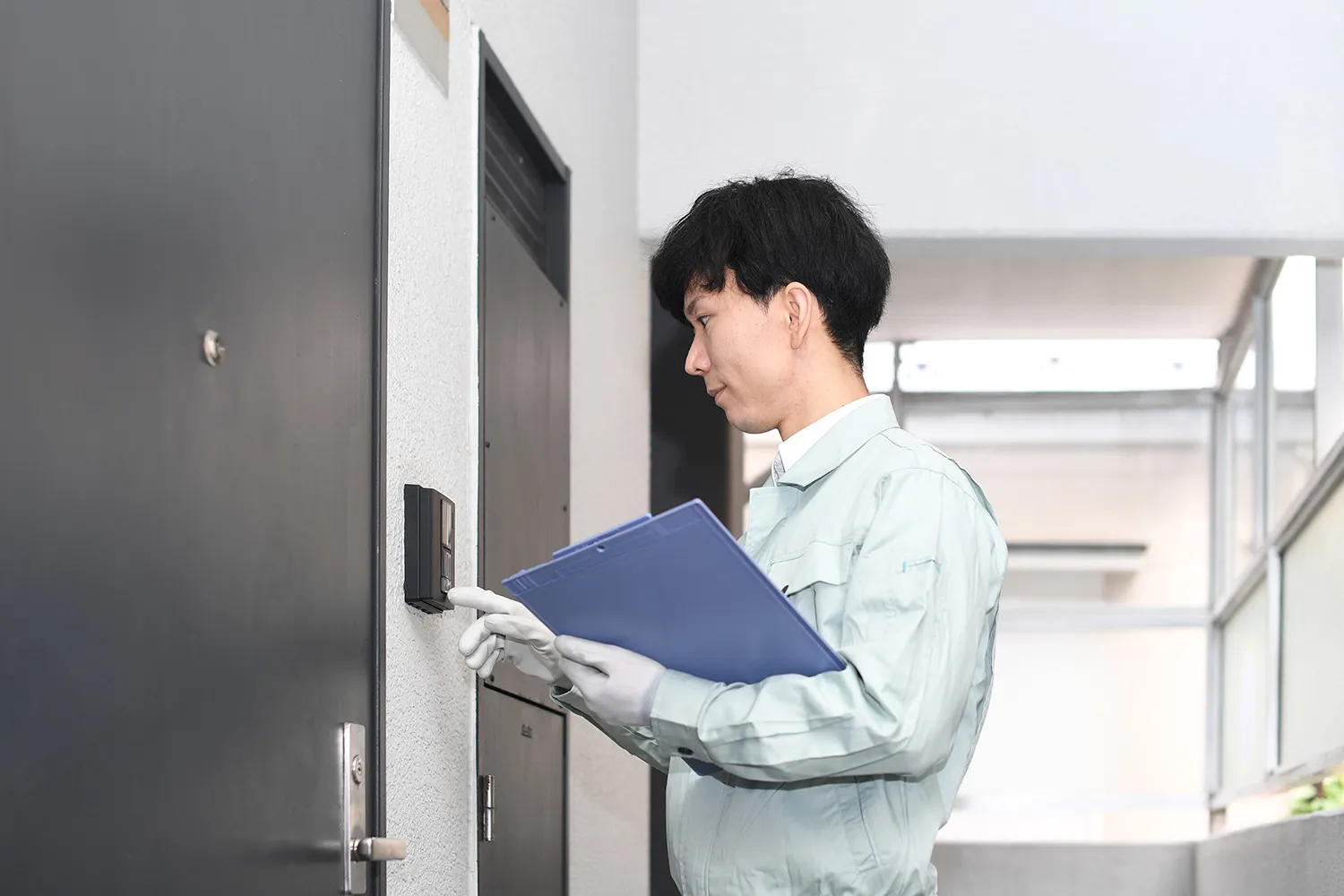 ひびきペイントでは工事開始前に近隣に工事のご挨拶に伺います。